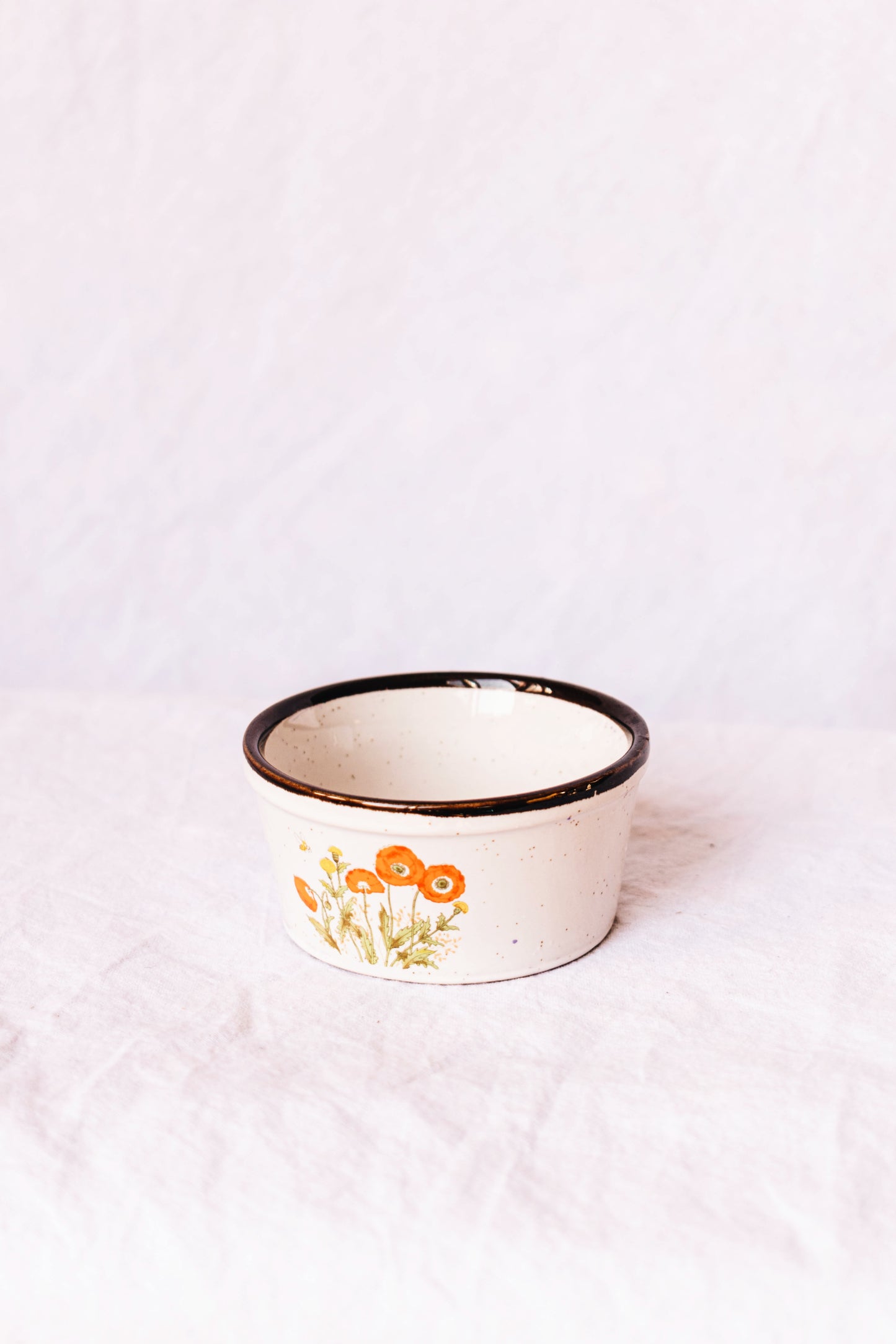 Set of poppy ceramics