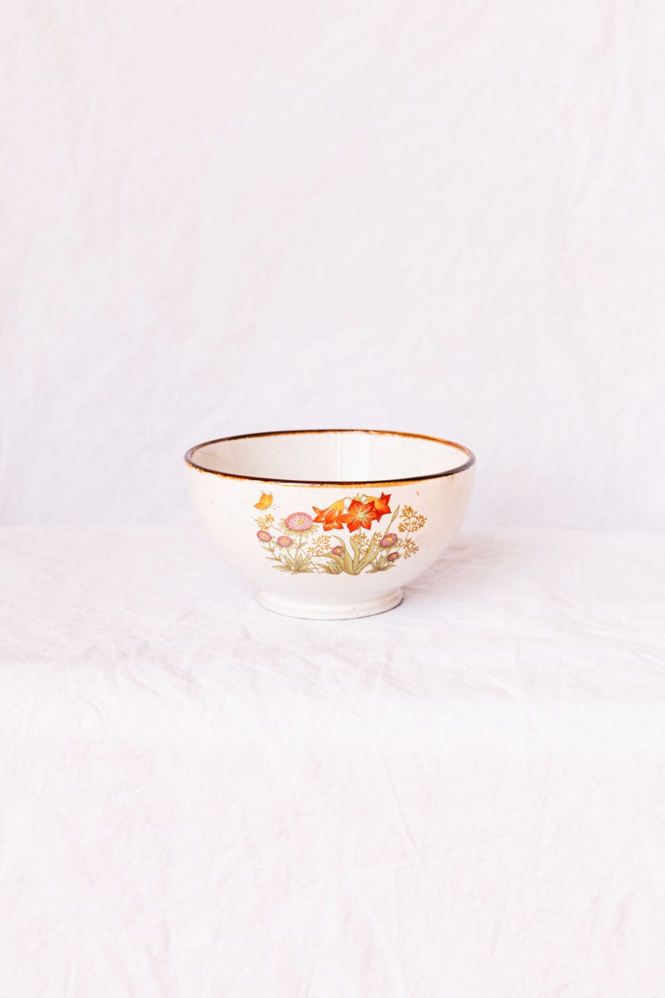 Set of poppy ceramics