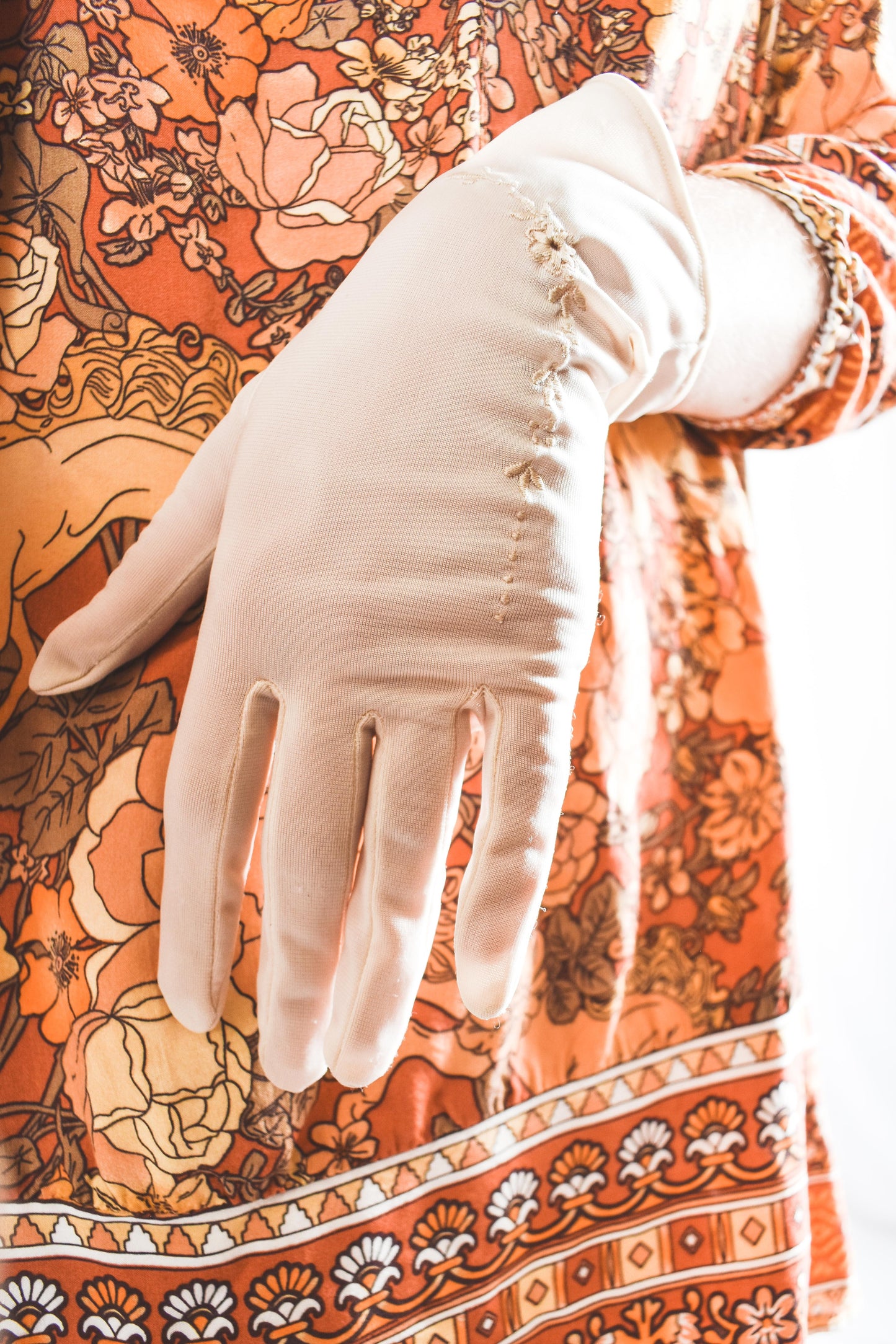 NEW IN! Floral gloves