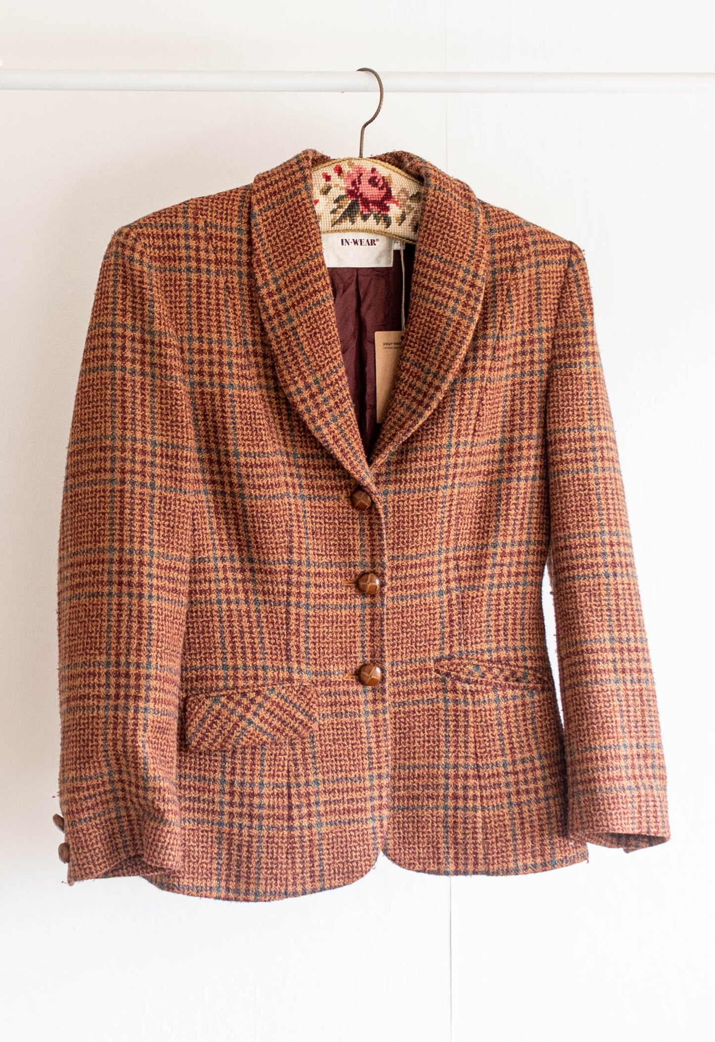 NEW IN! Brown colbert
