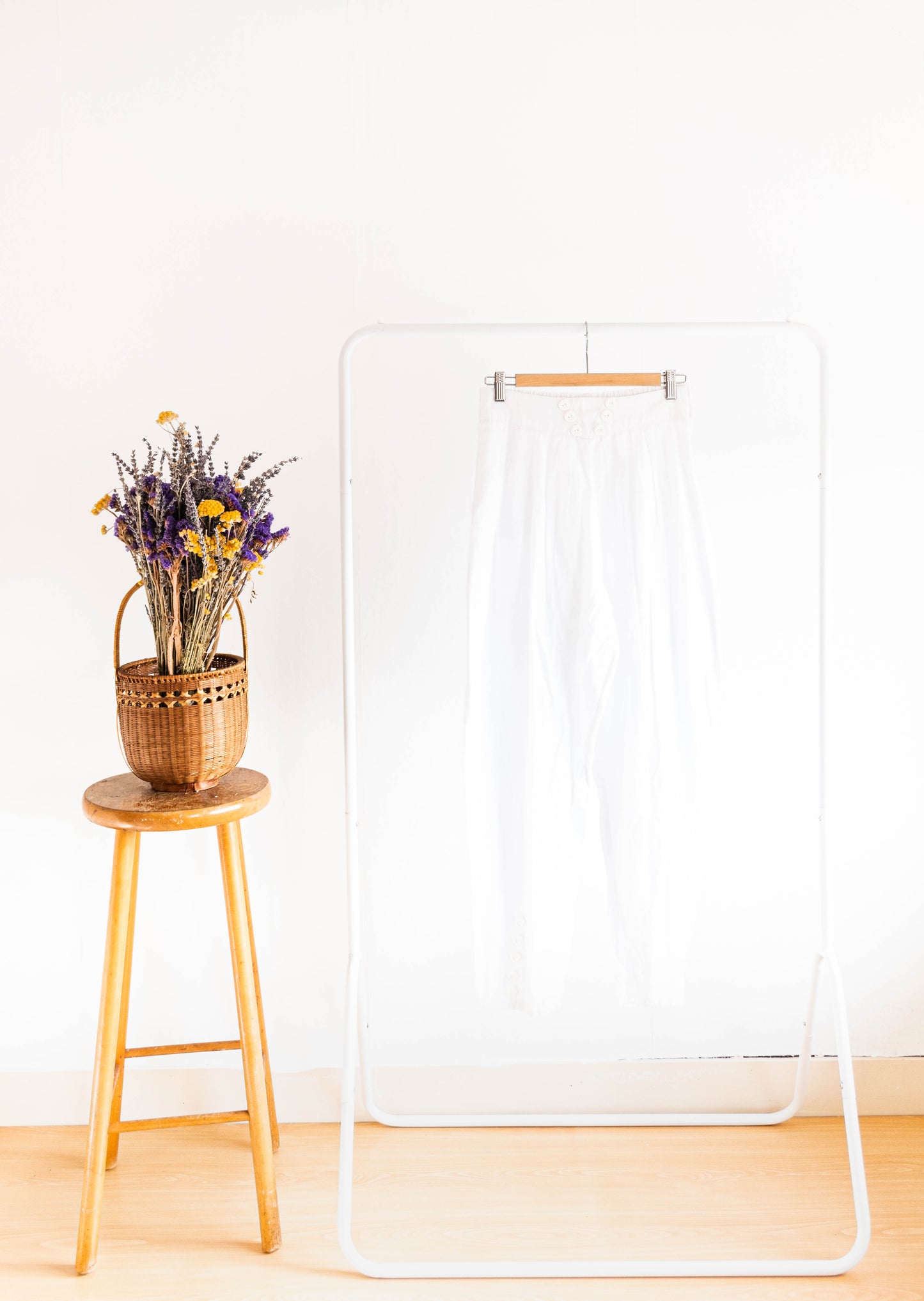 NEW IN! White pantalon
