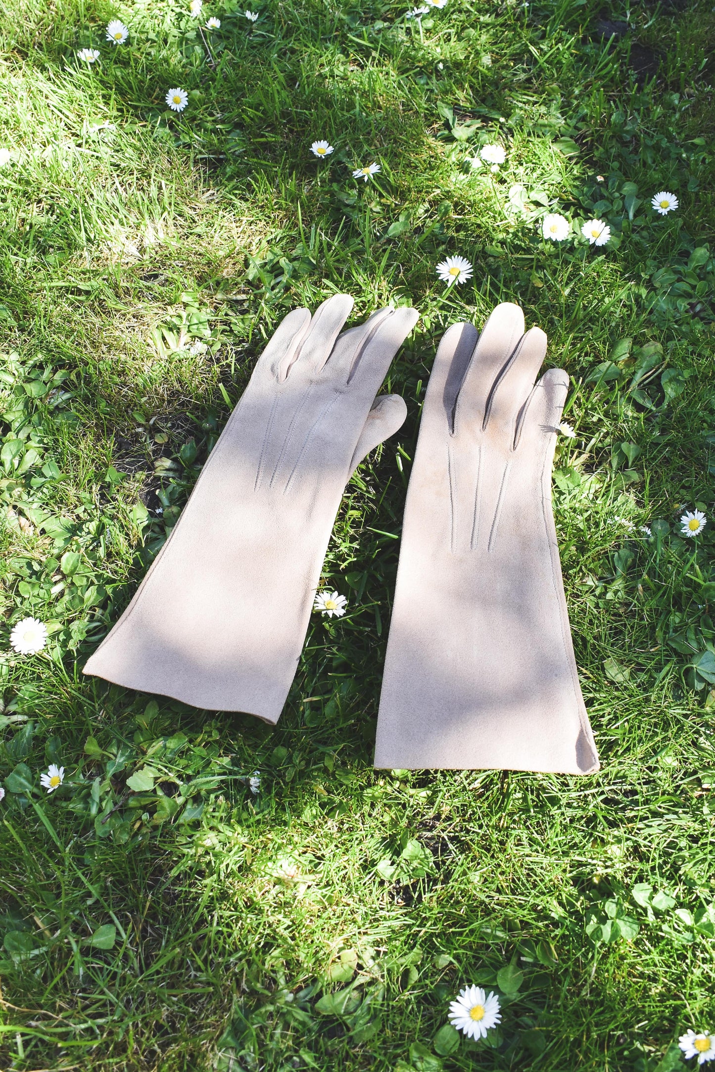 NEW IN! Soft gloves