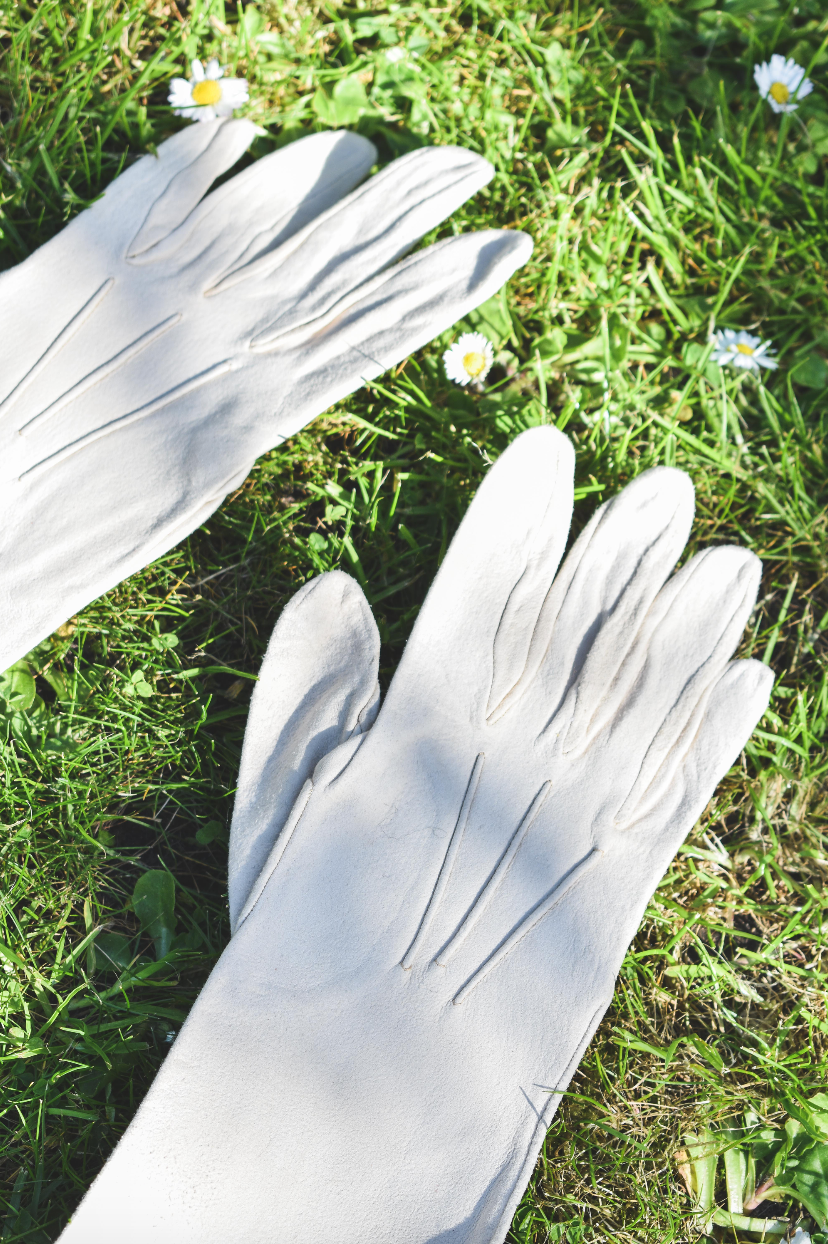 NEW IN! Beige gloves