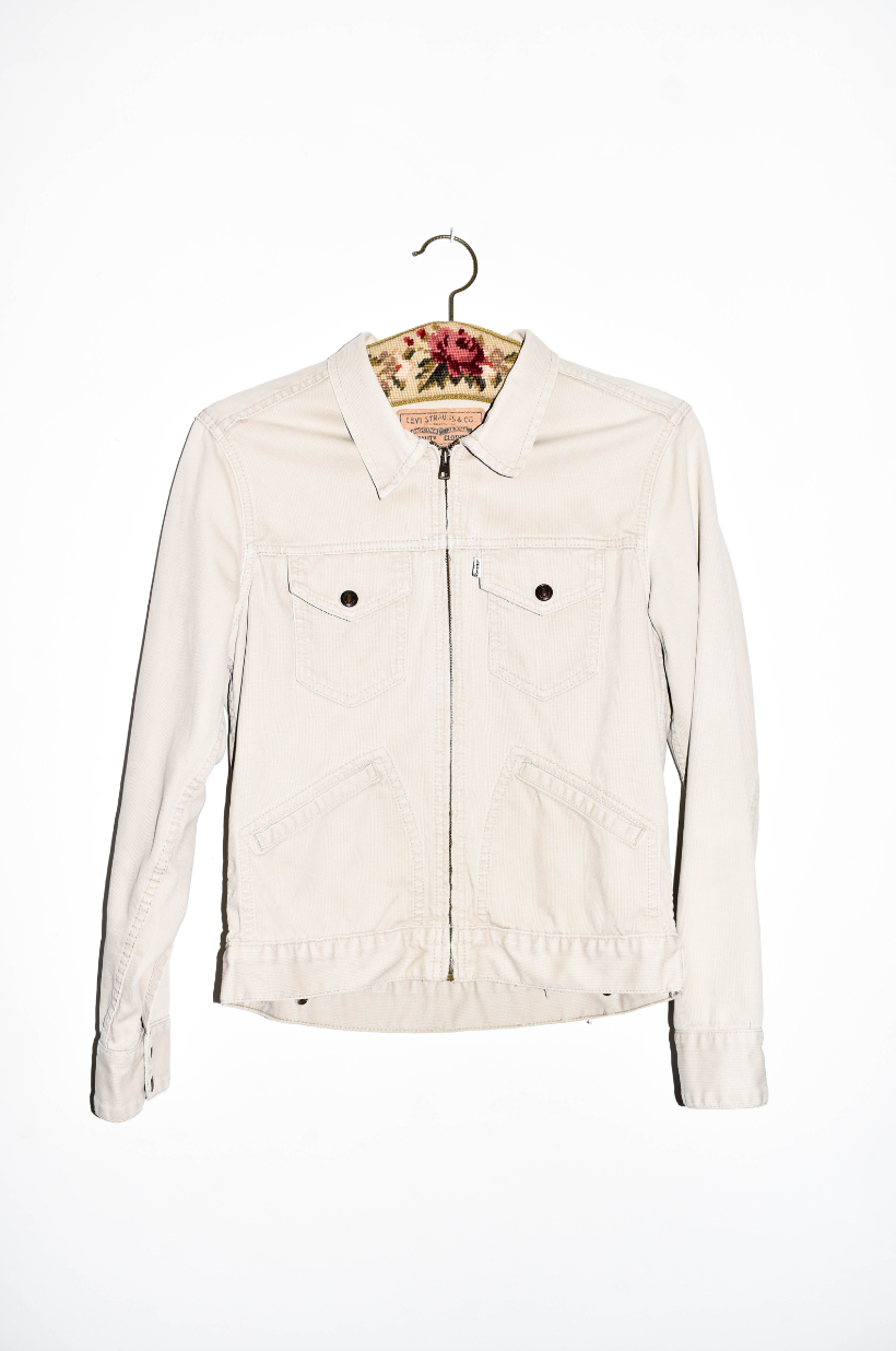 NEW IN! Beige levi's