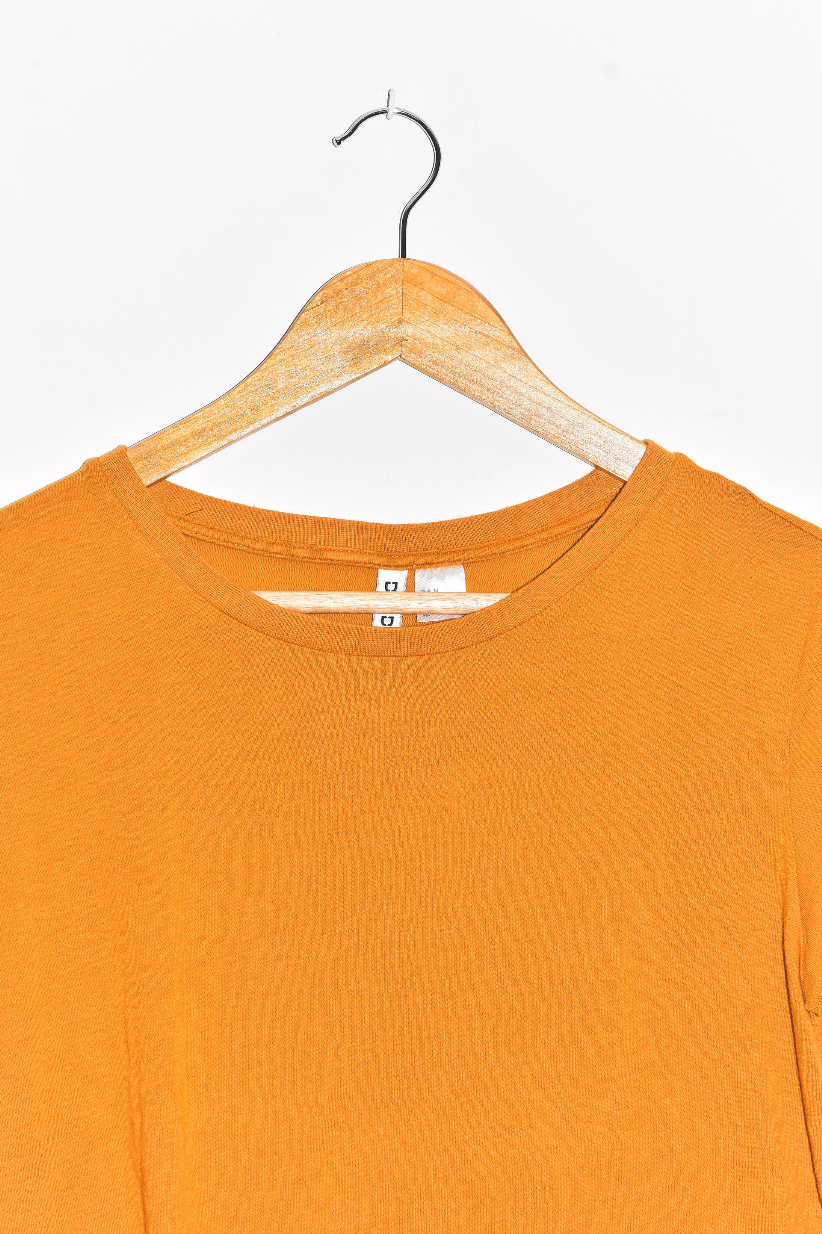 NEW IN! Orange tee