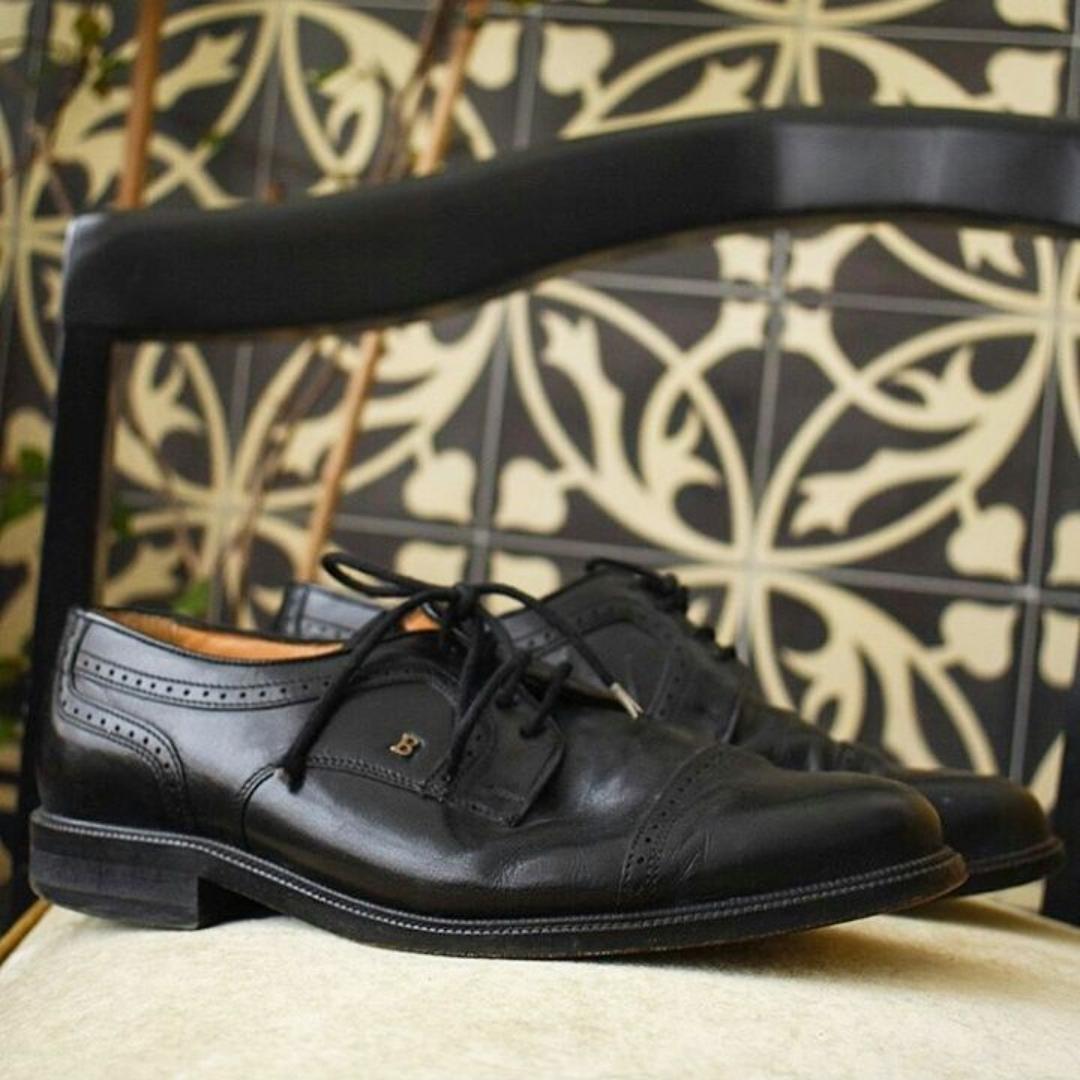 NEW IN! Lace-up shoes