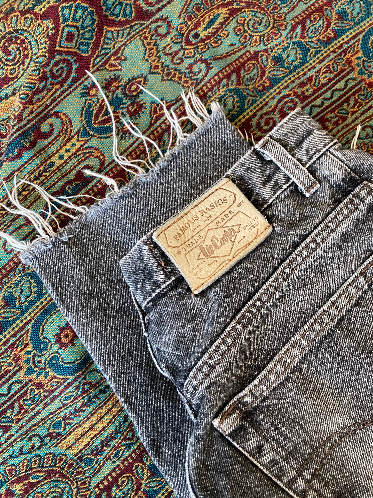 NEW IN! Momjeans