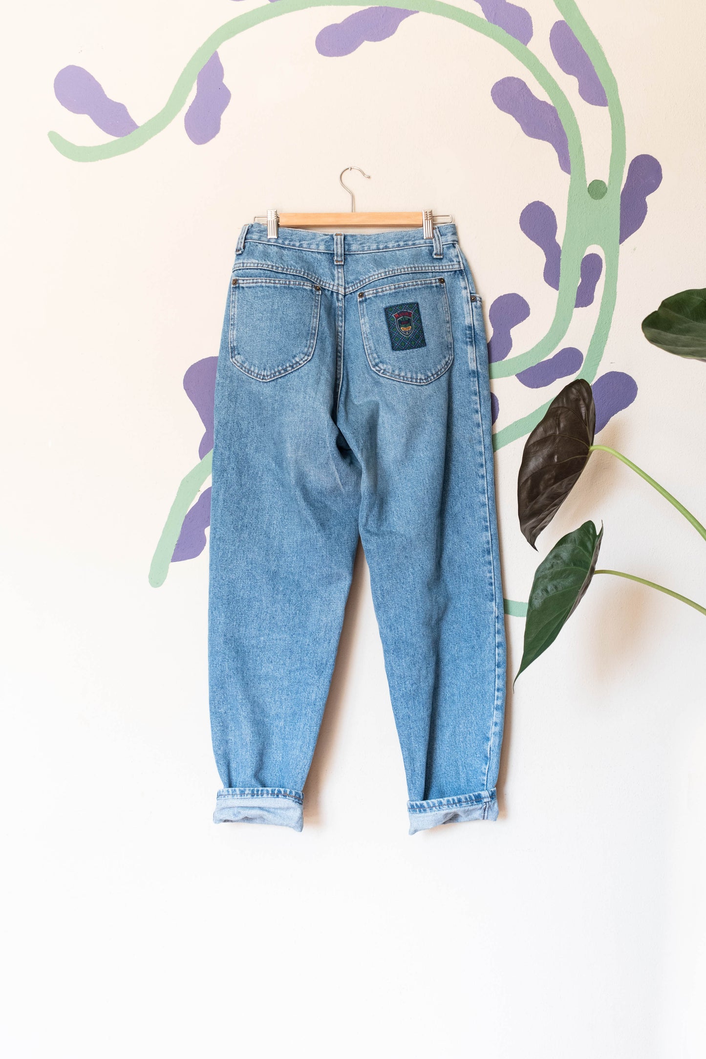 NEW IN! Momjeans