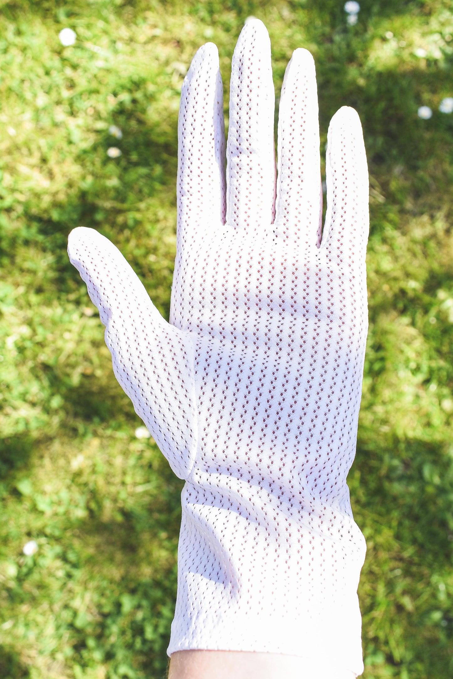 NEW IN! White gloves