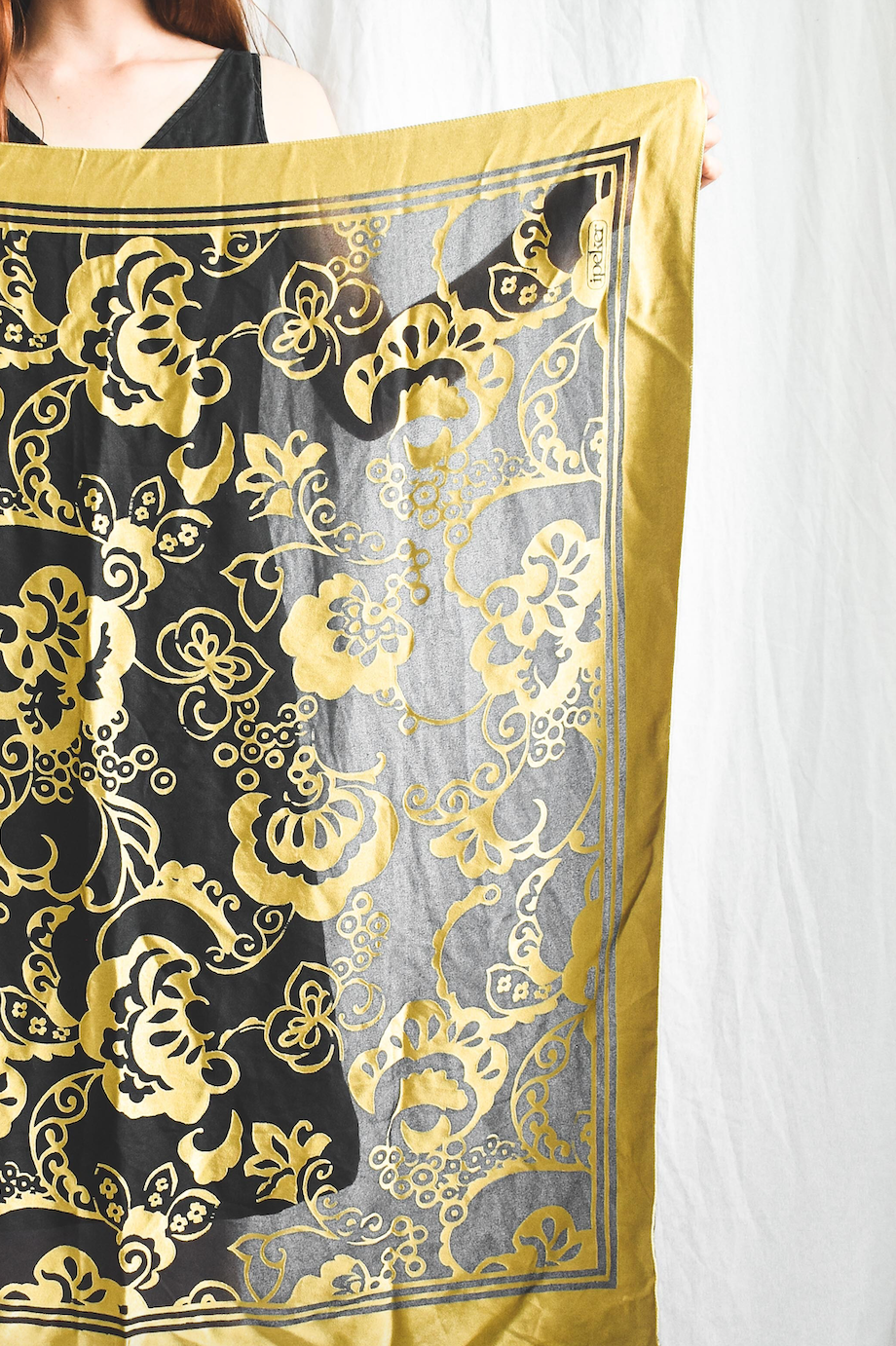 NEW IN! Gold scarf