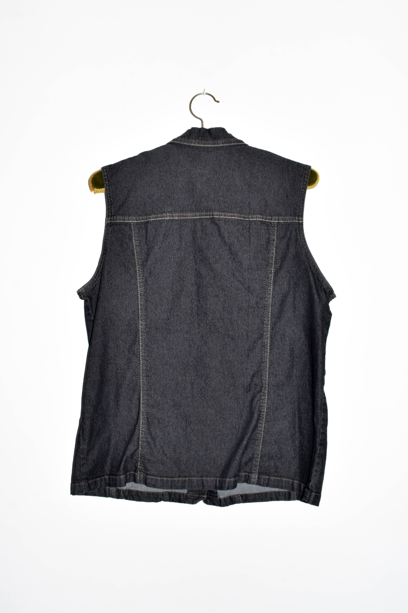 NEW IN! Sleeveless jacket