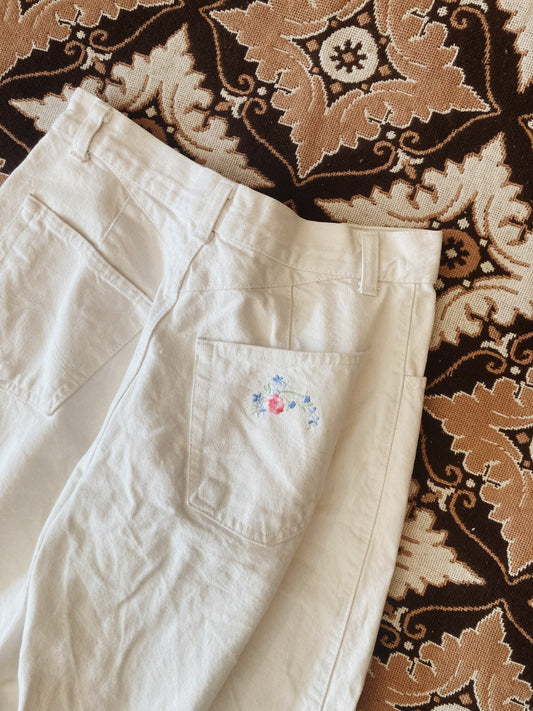 NEW IN! Momjeans