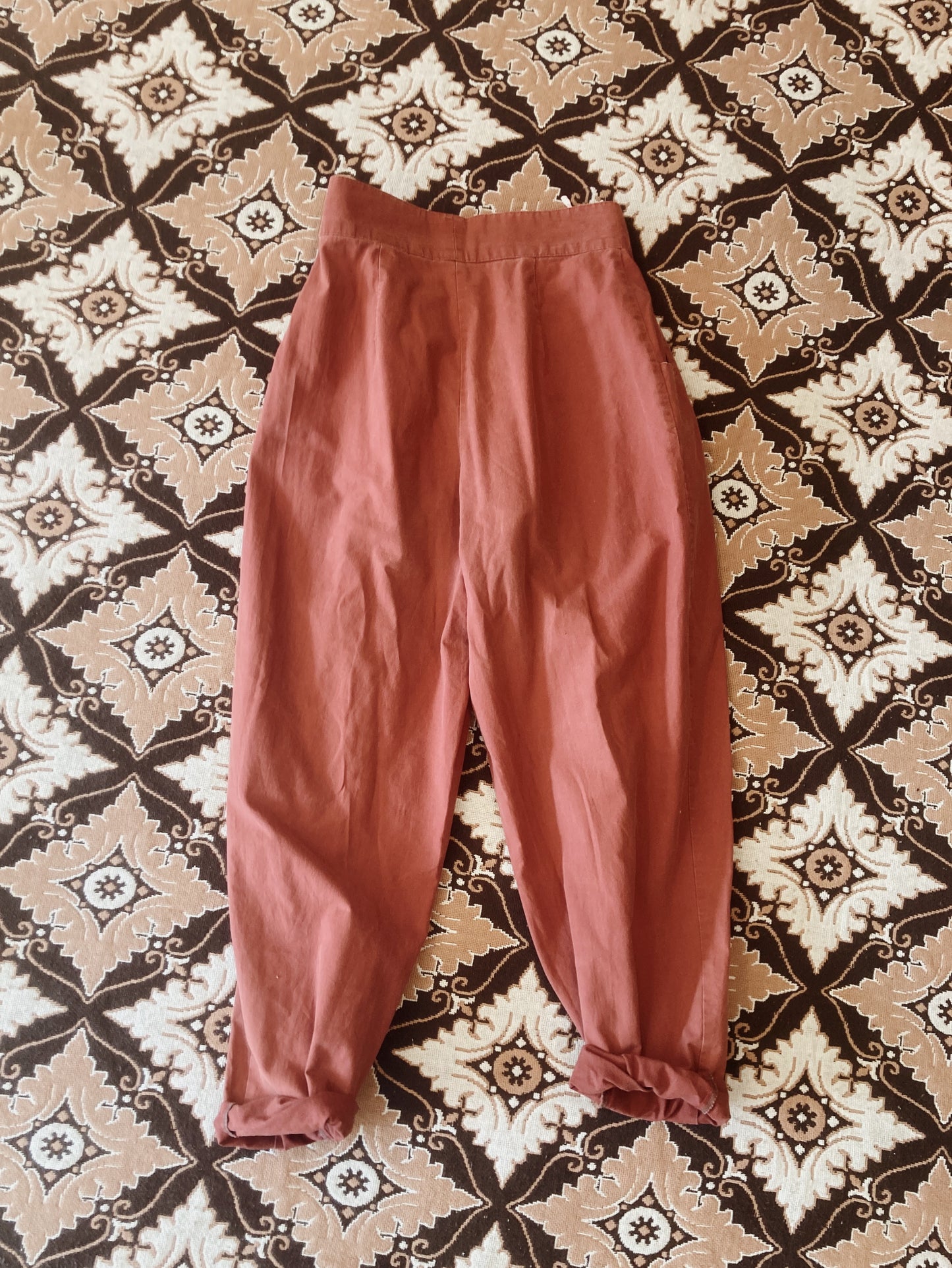 NEW IN! Highwaisted pants